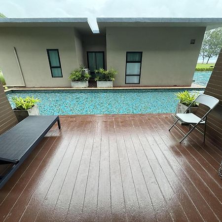 La Isla Pranburi Beach Resort Sam Roi Yot Exterior photo